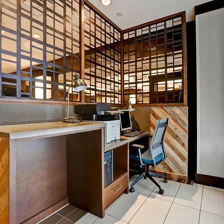 Four Points By Sheraton Toronto Mississauga Exterior photo