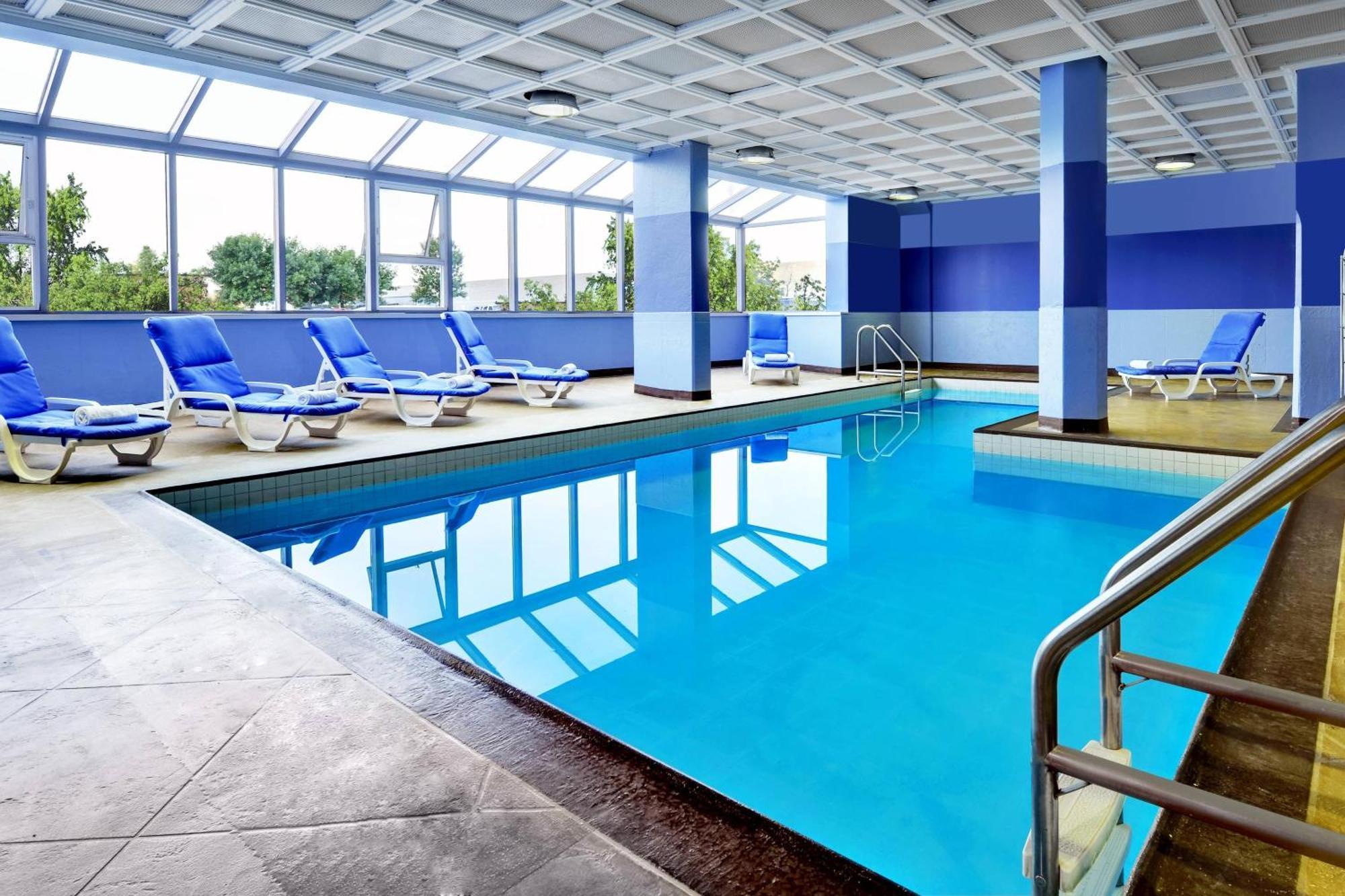 Four Points By Sheraton Toronto Mississauga Exterior photo