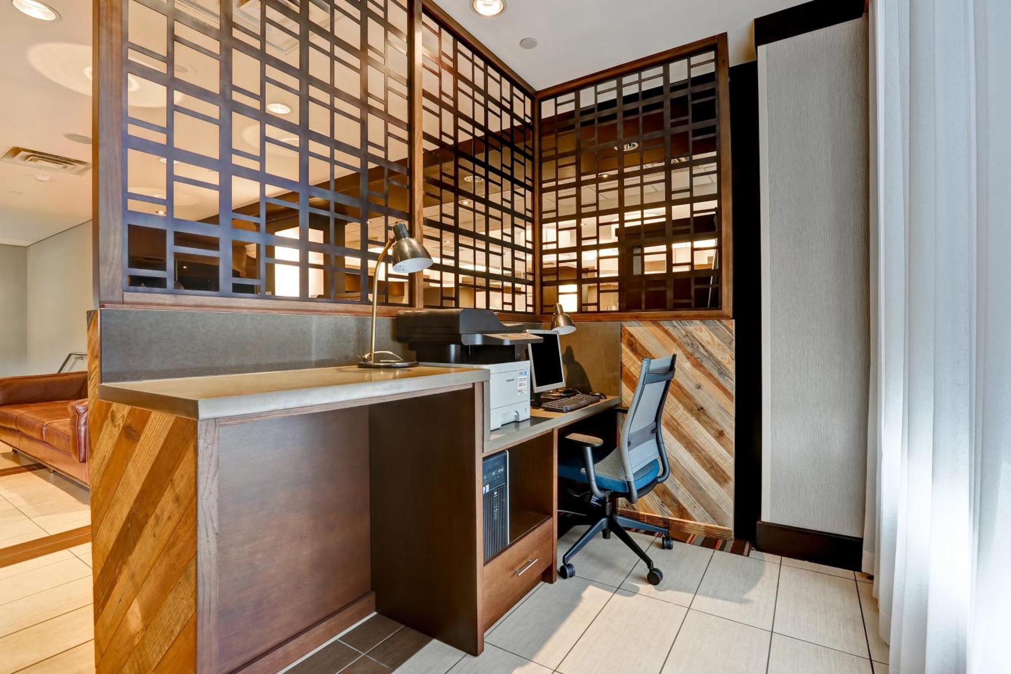 Four Points By Sheraton Toronto Mississauga Exterior photo