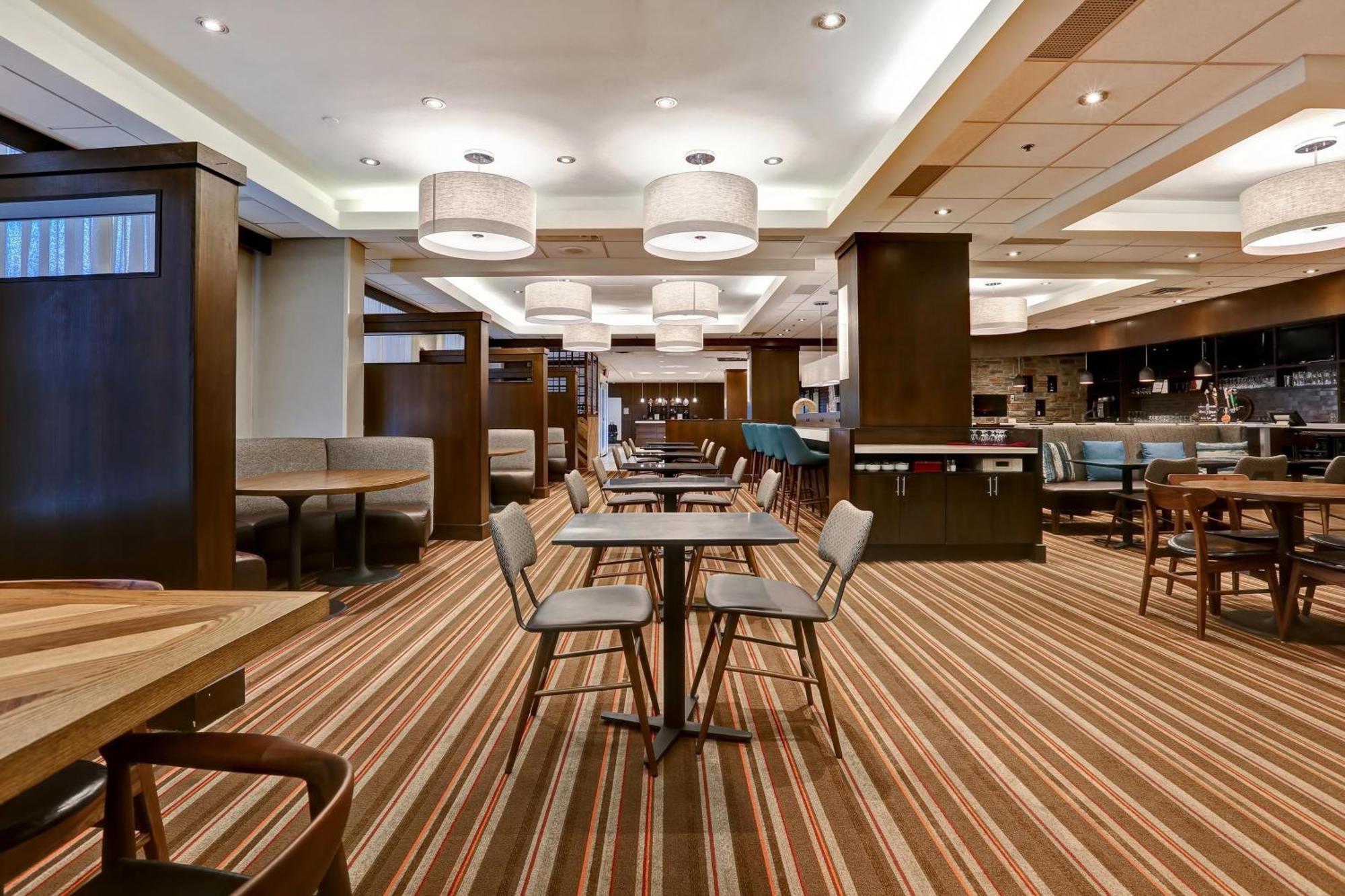 Four Points By Sheraton Toronto Mississauga Exterior photo