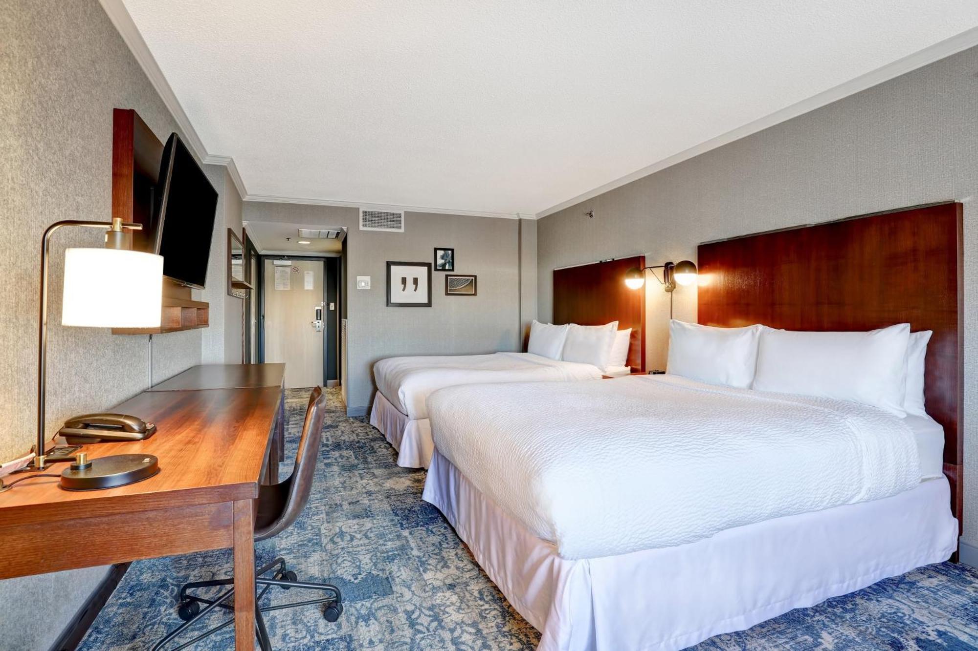 Four Points By Sheraton Toronto Mississauga Exterior photo